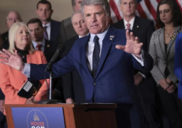 رئيس لجنة الشؤون الخارجية يستدعي بلينكن لكشف وثائق حول الانسحاب من أفغانستان