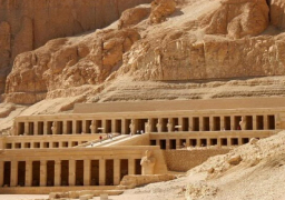 معبد حتشبسوت بالأقصر يستضيف معرض الملكة حتشبسوت في إطار منتدى المرأة العالمي للفنون