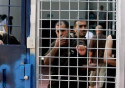 معتقلون فلسطينيون بالسجون الاسرائيلية يعلقون خطة للإضراب عن الطعام