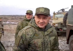 وزير الدفاع الروسي يتفقد سير عمليات إنتاج القذائف اللازمة للعملية العسكرية الخاصة بأوكرانيا