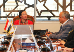 وزيرة البيئة تعقد اجتماعا موسعا مع احد مستثمري القطاع الخاص لبحث تنظيم ماراثون عالمى بمحمية وادى الريان بالتعاون مع احد الشركات الفرنسية