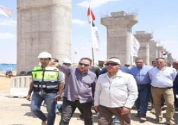 وزير النقل يتفقد مواقع العمل بمشروع الخط الأول من شبكة القطار الكهربائي السريع العين السخنة /العلمين/ مطروح