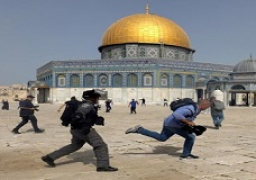 قوات الاحتلال الإسرائيلي تقتحم باحات المسجد الأقصى المبارك