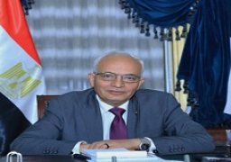 رضا حجازي يطمئن هاتفيا على البعثة التعليمية المصرية في السودان ويهنئهم بعيد الفطر المبارك