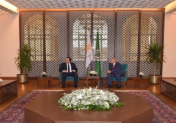 بالصور ..أمين عام الجامعة العربية يستقبل رئيس قبرص