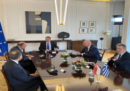 بالصور.. رئيس الوزراء اليوناني يستقبل سامح شكري