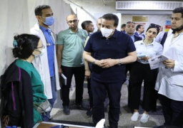 بالصور.. وزير الصحة يتفقد غرفة الطوارئ بهيئة الإسعاف المصرية لمتابعة العمل بخطة التأمين الطبي