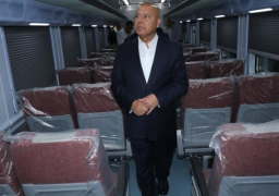 بالصور.. وزير النقل: جاري إنشاء مصانع لتصنيع عربات ركاب السكك الحديدية والمترو وقطع الغيار