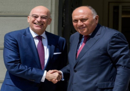 بالصور..شكري يجري مباحثات مع نظيره اليوناني..وينقل رسالة شفهية من الرئيس السيسي إلى رئيس وزراء اليونان