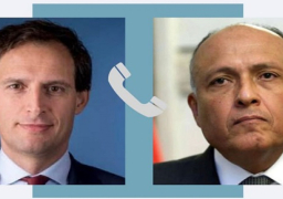 شكري يؤكد خلال اتصال هاتفي مع نظيره الهولندي ضرورة الاستمرار في تشجيع الأطراف السودانية على الاستماع لصوت العقل