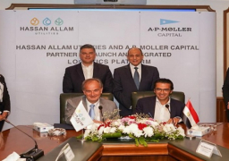 وزير الطيران المدني يبحث فرص الاستثمارية في مجال الخدمات اللوجستية بمطار القاهرة