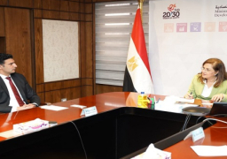 وزيرة التخطيط تبحث مع رئيس شركة هانيويل سبل التعاون