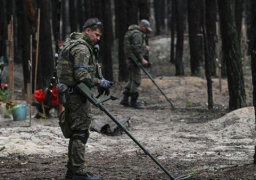 سلطات دونيتسك: بدء عملية نزع الألغام في مدينة “باخموت”