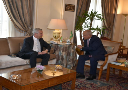 أبو الغيط يبحث مع مسئول أممي قضايا اللاجئين في الدول العربية