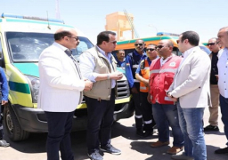 بالصور.. خلال زيارته لمستشفى أبوسمبل والمعابر الحدودية.. عبد الغفار: إتاحة جميع الخدمات الطبية وتوفير الأدوية والتطعيمات للعائدين من السودان