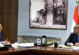 بالصور.. رئيس الوزراء يتابع مع وزير الموارد المائية والري عددا من ملفات عمل الوزارة