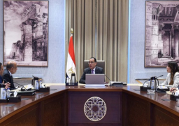 بالصور.. رئيس الوزراء يتابع مع وزير قطاع الأعمال العام عددا من ملفات عمل الوزارة
