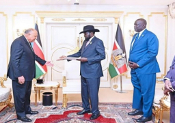 بالصور.. وزير الخارجية يسلم رسالة من الرئيس السيسي إلى رئيس جنوب السودان