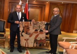 بالصور.. وزير القوى العاملة يلتقي أمين “العمال العرب”..ويؤكد دور العمال المحوري في التنمية