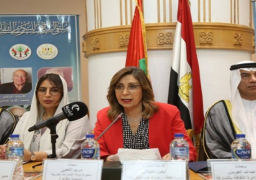 بالصور.. وزيرة الثقافة وسفيرة الإمارات يُسلمون تكريمات “ملتقى الشارقة الثقافي” لـ4 من الأدباء المصريين