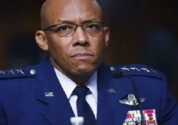 بايدن يعين الجنرال تشارلز براون رئيسًا لأركان الجيش الأمريكي