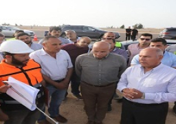 وزير النقل يتفقد مواقع العمل في مشروع تطوير وتوسعة ورفع كفاءة طريق وادي النطرون العلمين بطول 135 كم