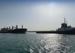 رئيس هيئة قناة السويس: انتظام حركة الملاحة في الاتجاهين فور الانتهاء من قطر سفينة بضائع للغاطس الخارجي