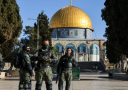 عشرات المُستوطنين يقتحمون الأقصى.. والاحتلال يعتقل 3 فلسطينيين من مناطق متفرقة بالضفة الغربية