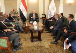 وزير التعليم العالي يعقد اجتماعا مع وفد جامعة أريزونا الأمريكية