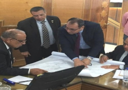 وزير قطاع الأعمال يجتمع بقيادات الشركة القابضة للقطن وشركة مصر للغزل والنسيج بالمحلة الكبرى