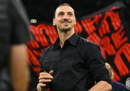 رسميًا .. زلاتان إبراهيموفيتش يعلن اعتزاله كرة القدم عن 41 عامًا