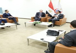 وزير الصحة يبحث مع سفير الاتحاد الأوروبي التعاون لتطوير منظومة إنتاج وتصدير اللقاحات والتوسع في المنشآت الخضراء
