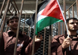 الأسرى الفلسطينيون يقررون الإضراب المفتوح عن الطعام
