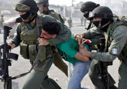 الاحتلال الإسرائيلي يعتقل 12 فلسطينيا من الضفة الغربية المحتلة