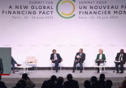 الرئيس السيسي يشارك في مائدة مستديرة ” طريقة جديدة.. شراكات النمو الأخضر” ضمن فعاليات قمة باريس