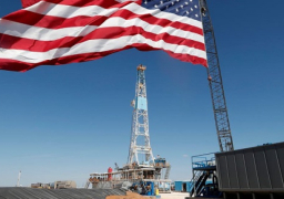 النفط يتحول للارتفاع إثر نقص كبير في مخزونات الخام الأمريكية