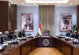 بالصور.. رئيس الوزراء يستعرض التصورات المقترحة لتطوير المنطقة المحيطة بمحطة سكك حديد مصر بـ”رمسيس”