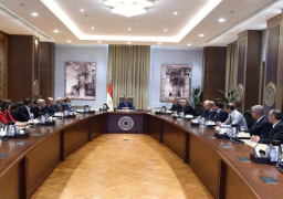 بالصور.. رئيس الوزراء يصدر قرارا بإعادة تشكيل اللجنة الطبية العليا والاستغاثات بمجلس الوزراء