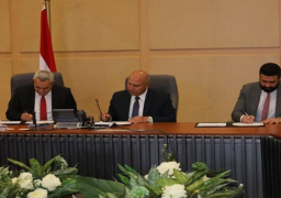 بالصور.. وزير النقل يشهد توقيع إصدار أول ترخيص لنقل الركاب باستخدام التطبيقات التكنولوجية