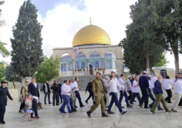 عشرات المُستوطنين يقتحمون الأقصى بحماية الاحتلال الإسرائيلي