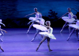 فرقة باليه أوبرا القاهرة تقدم العرض العالمي “بحيرة البجع” في 4 أمسيات بالأوبرا
