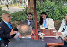 وزير الإسكان يعرض التجربة العمرانية المصرية على نائبة وزير الأراضي والتنمية الأرجنتيني