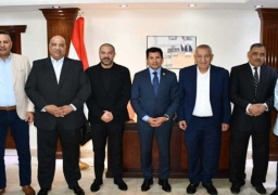 وزير الرياضة يبحث مع رؤوساء أندية شعبية دعم الاستثمار وإشهار الشركات