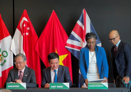 بريطانيا توقع على عضويتها في تكتل تجاري بين منطقة المحيطين الهندي والهادئ