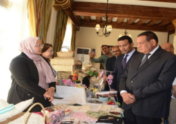 بالصور .. وزير التنمية المحلية: القيادة السياسية تولي اهتماما كبيرا بدعم وتطوير قطاع الصناعات الحرفية