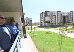 بالصور..وزير الإسكان يتفقد الوحدات السكنية بمشروع “جنة” بمدينة الشيخ زايد