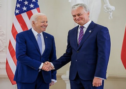 رئيسا أمريكا وليتوانيا يؤكدان التزامهما المشترك بدعم أوكرانيا