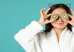 فوائد مدهشة للكيوي للبشرة خلال الصيف تعرفي عليها