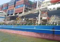 نجاح خدمة تموين سفينة حاويات خلال عمليات التداول بميناء غرب بورسعيد