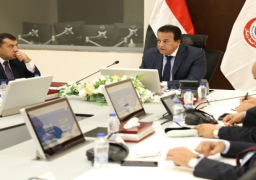 وزير الصحة يوجه بوضع آلية للمتابعة الدورية للمنتفعين من حملة 100 يوم صحة